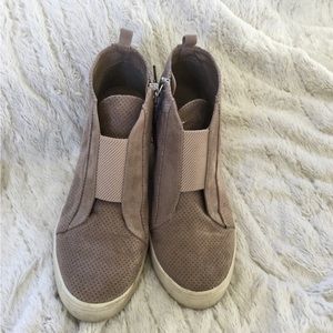 Womens wedge shoes